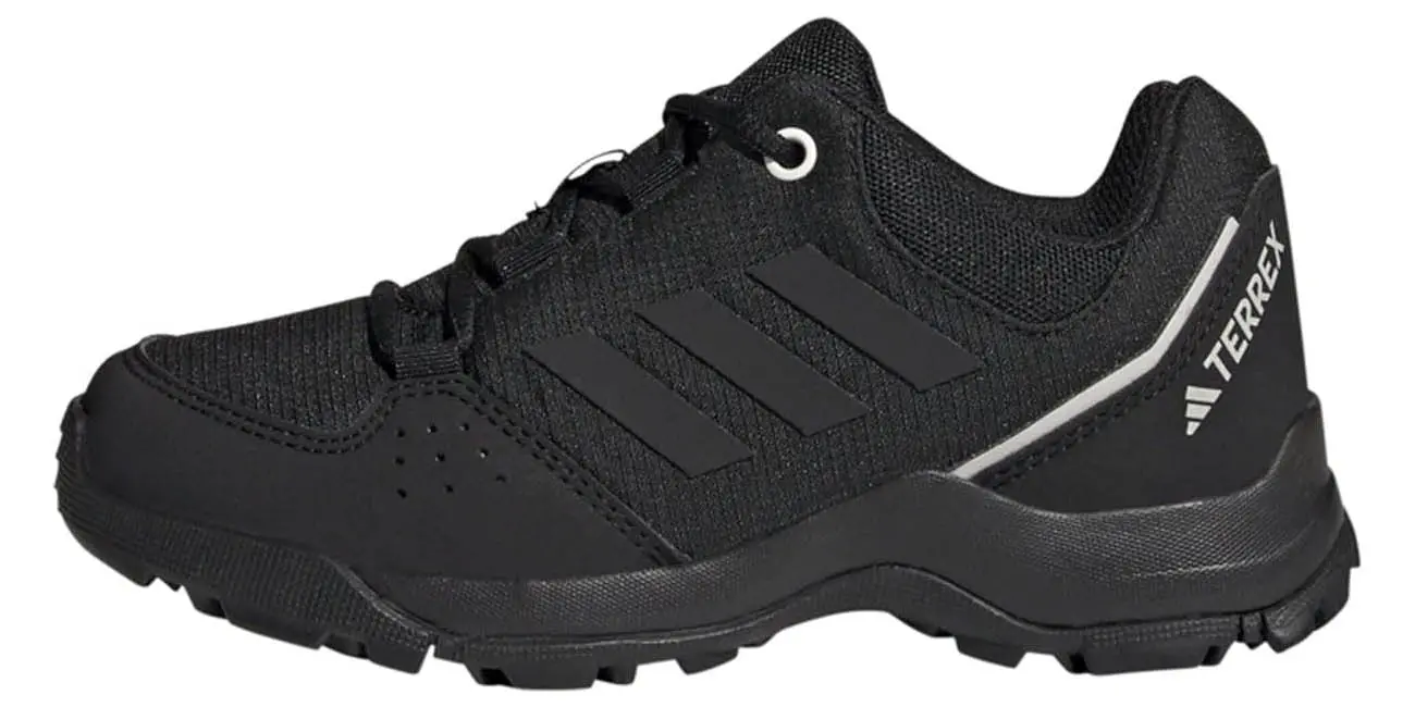 Las zapatillas para niños más vendidas en Amazon son estas Adidas Terrex que resisten terremotos