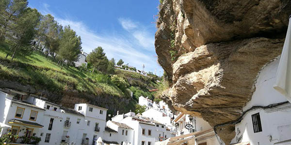 Escapada a Setenil de las Bodegas en alojamiento rural desde solo 35€/noche por persona con cancelación gratis