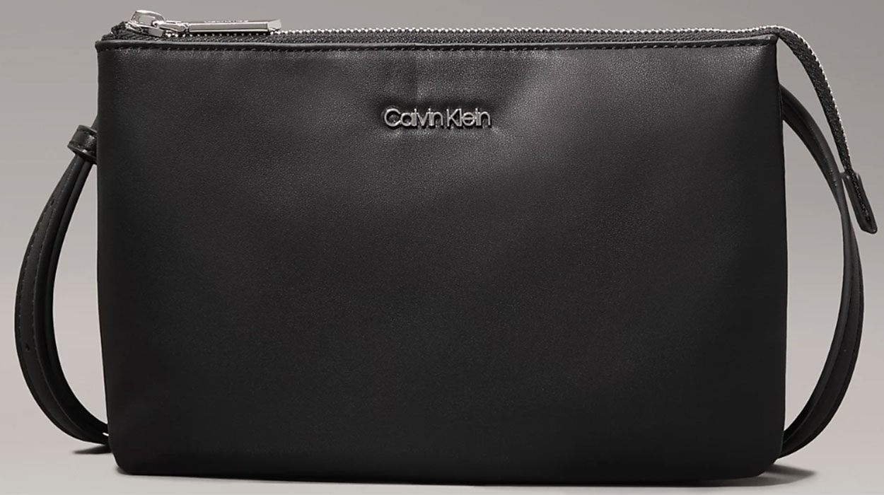 Chollo Bolso bandolera Calvin Klein para mujer por sólo 39,99€ con envío gratis (-56%)