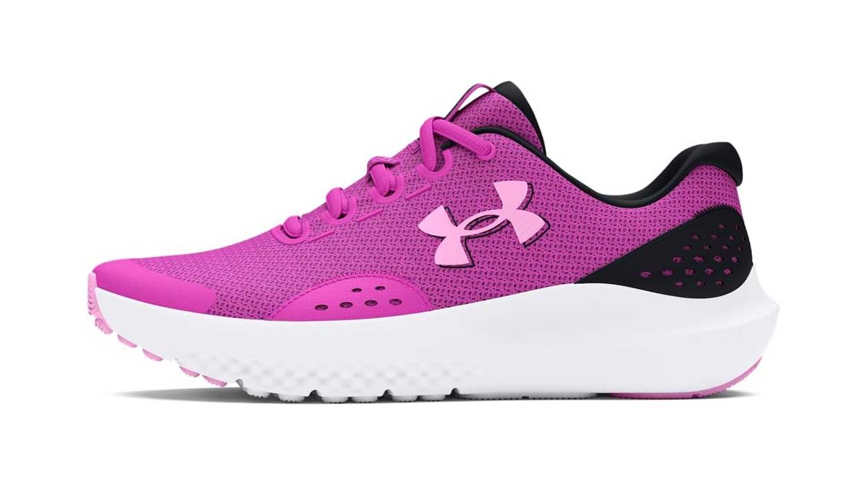 Chollo Zapatillas infantiles Under Armour UA Surge 4 por solo 29,99€ con envío gratis (-33%)