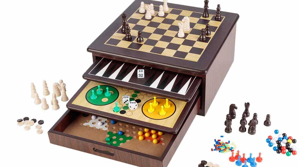 Lidl rebaja su vendidísima caja de juegos de madera 10 en 1, ideal para estas tardes en familia ¡Es muy barata!