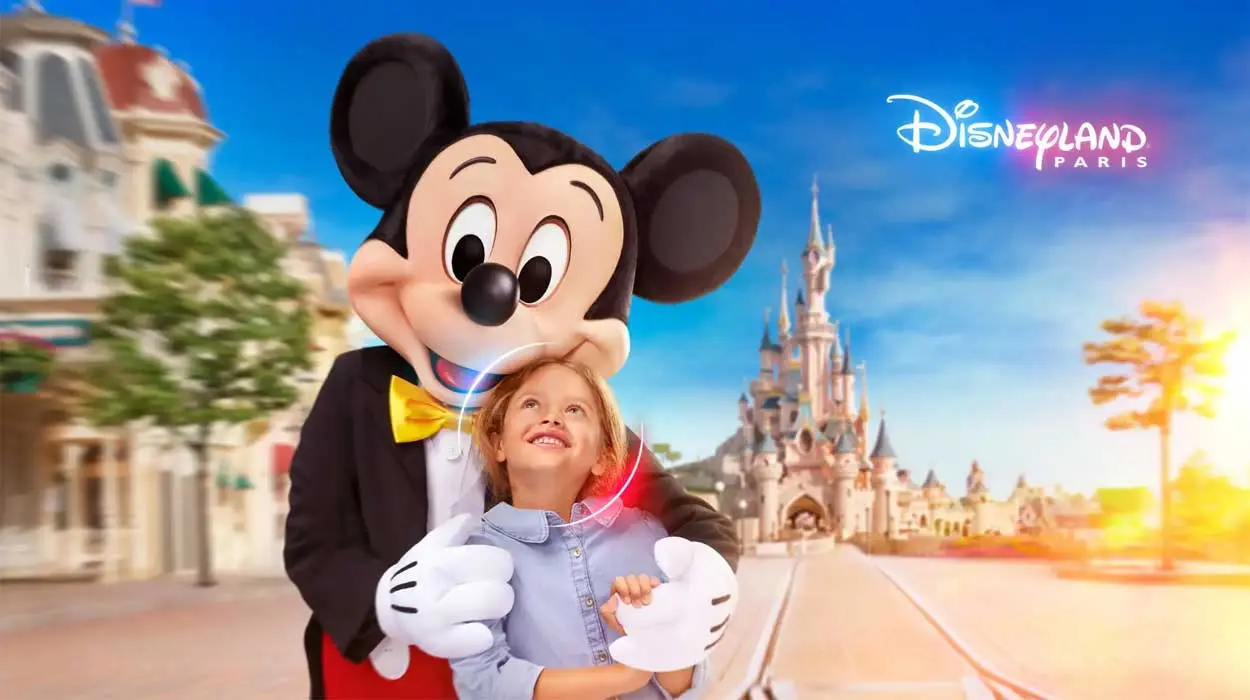 Disneyland Paris febrero a octubre 2025: Alojamiento en hotel familiar, entradas y transporte al parque desde sólo 99€ por persona