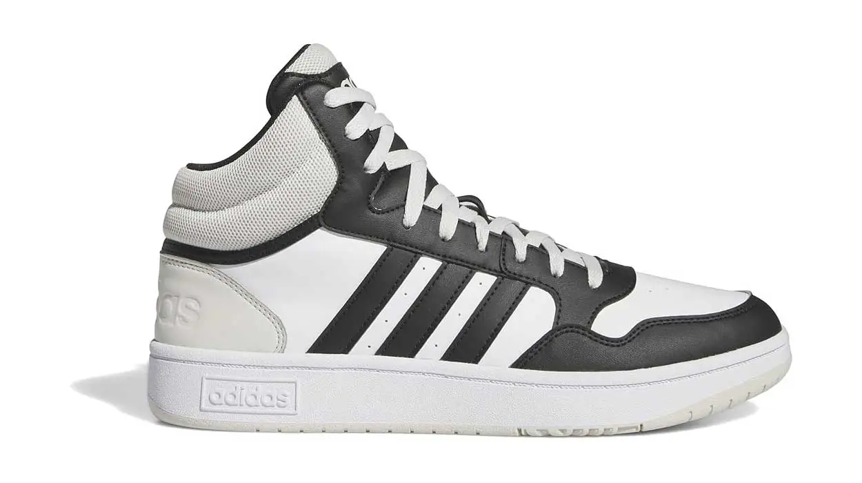 Chollo Zapatillas Adidas Hoops 3.0 Mid Basketball Classic Vintage para hombre por sólo 42,95€ con envío gratis (-39%)