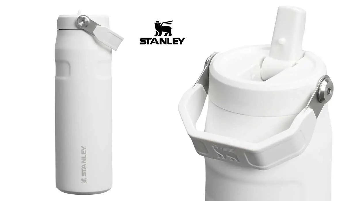 Chollo Botella térmica de acero inoxidable Stanley Flip Straw 2.0 de 0,7 litros con pajita por sólo 27,02€ (-37%) ¡Top ventas!