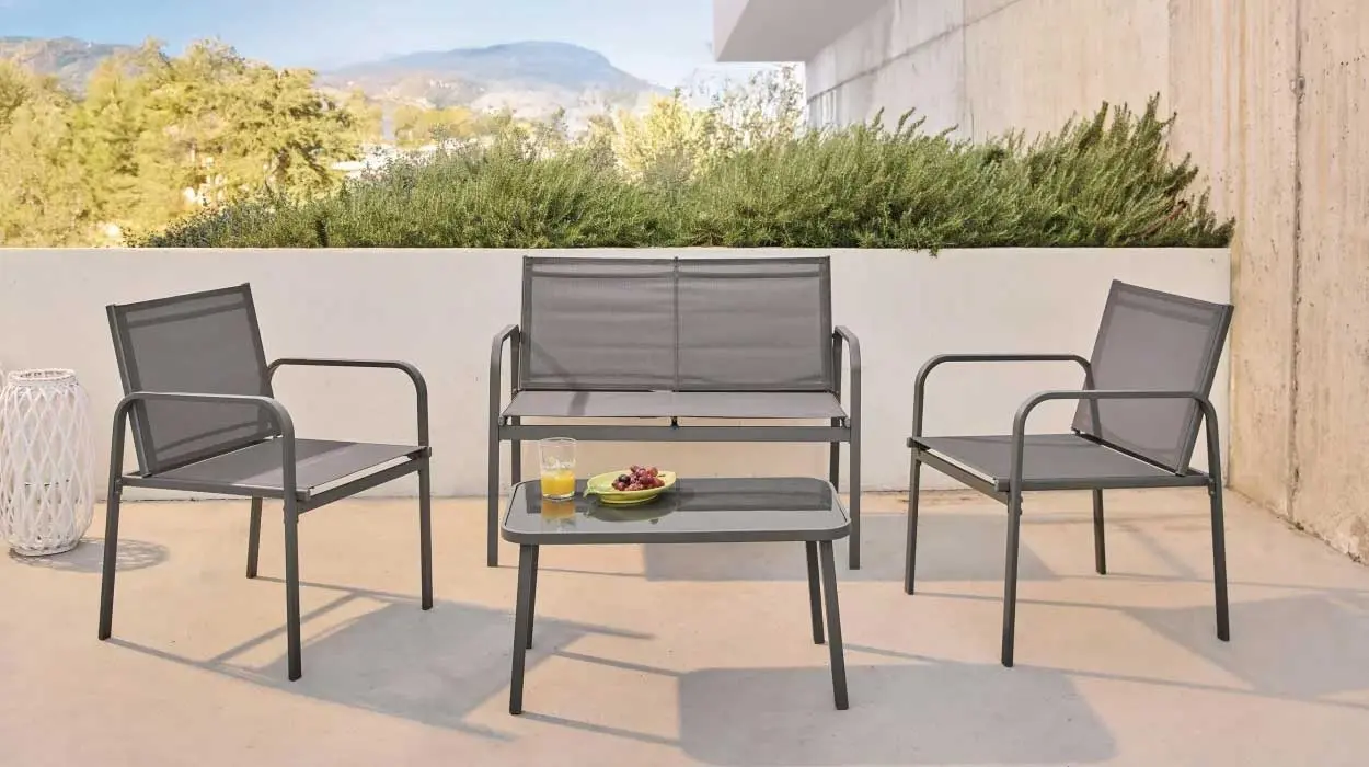 Chollo Conjunto de muebles de jardín Antalya con mesa, 2 sillas y banco por sólo 99€ (-37%)