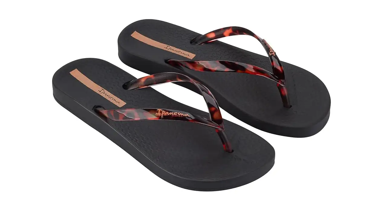 Las icónicas chanclas Ipanema con efecto Carey hoy están tiradas de precio en Amazon ¿Te vas a quedar sin ellas?