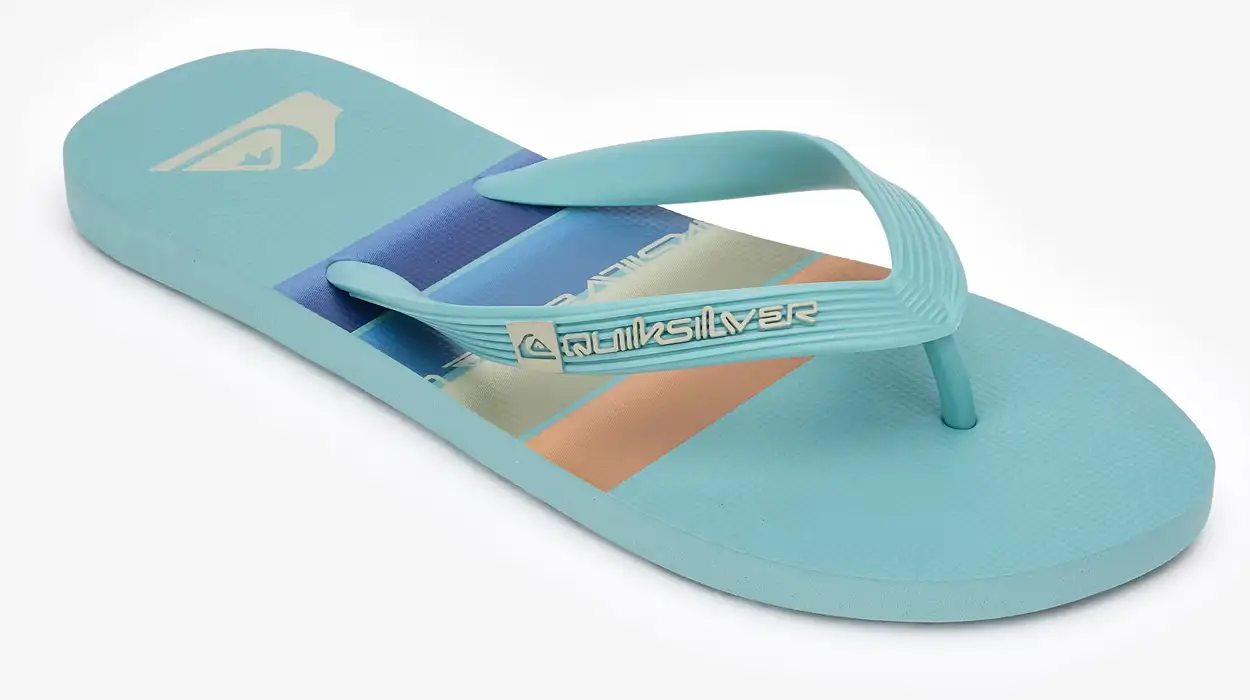 Decathlon rebaja a precio de risa floja las chanclas Quiksilver perfectas para todos tus planes veraniegos