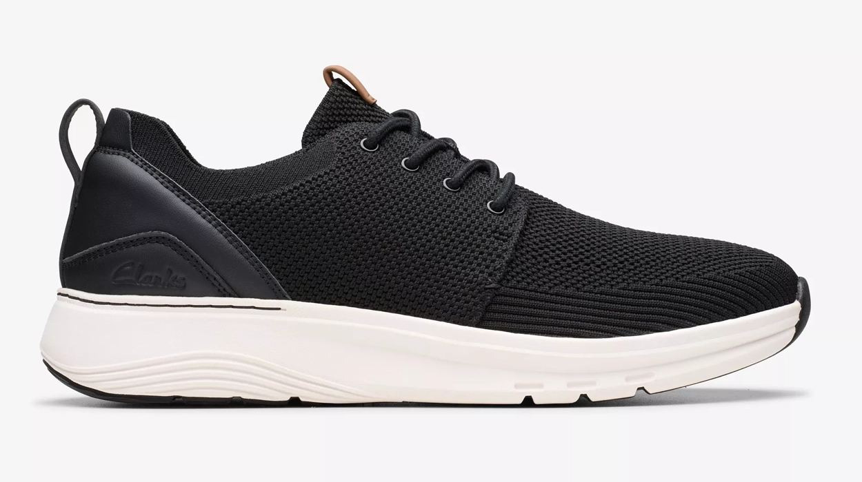 Presume de calzado cómodo y elegante con estas zapatillas Clarks Motion Trek Mix rebajadas en Amazon