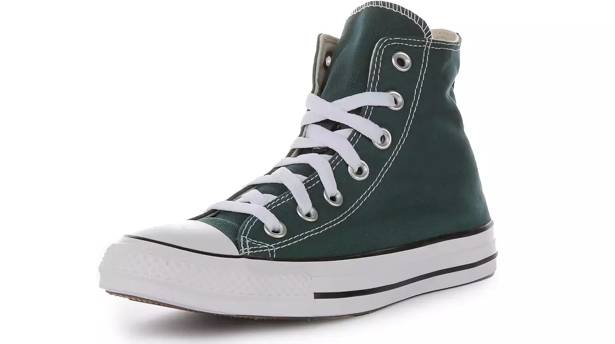¿Unas zapatillas altas de lona Converse casi a mitad de precio? ¡Aquí las tienes!