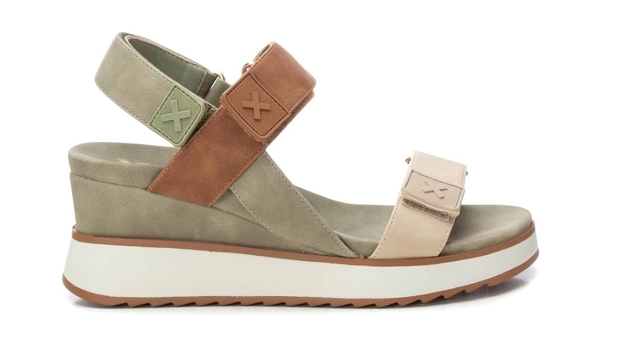 Aprovecha este 50% de descuento para llevarte unas chulísimas Sandalias de cuña XTI a un precio loco