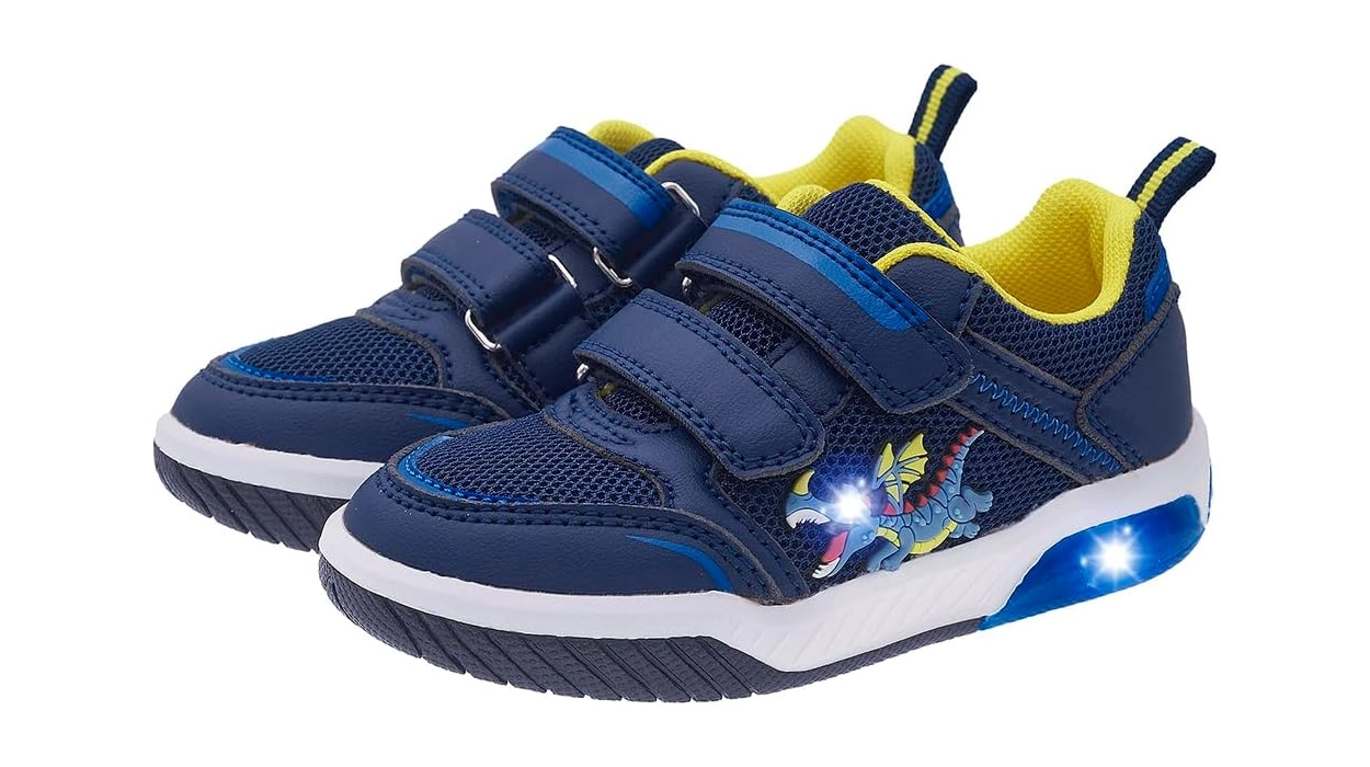 Sorprende a tus peques con estas zapatillas Chicco Dragón que integran luces en la suela ¡Están GENIAL de precio!