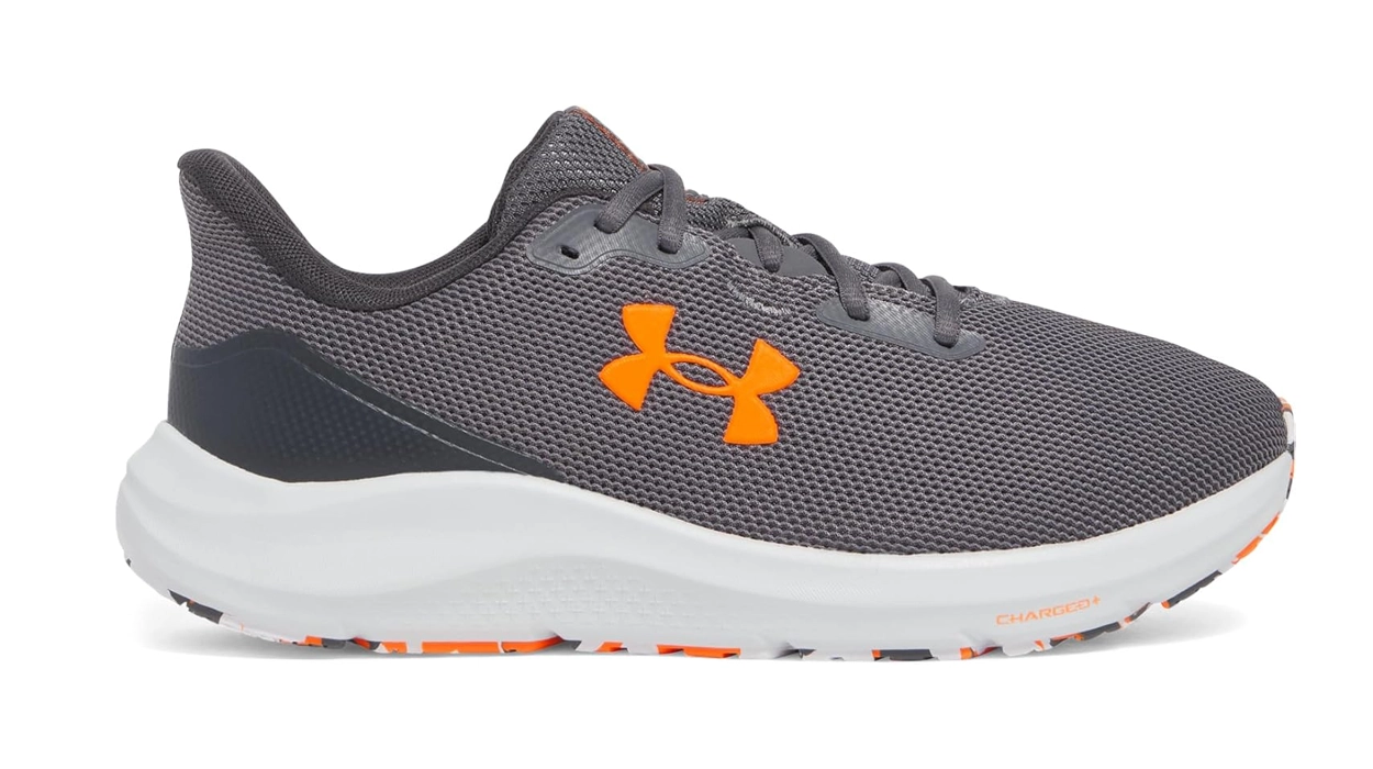 Si utilizas la talla 41, 43 o 44 te llevas estas zapatillas de running Under Armour Charged Pursuit 4 a un precio loco