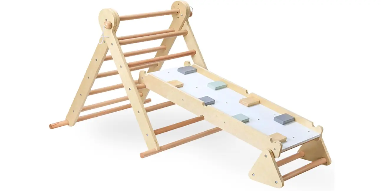 Chollo Triangulo Pikler Mamabrum de escalada Montessori por sólo 49,99€ con envío gratis (-38%)