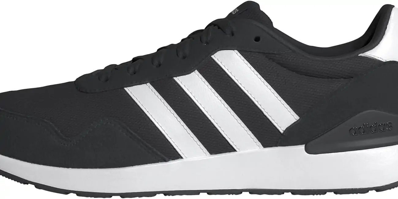 Chollo Zapatillas Adidas Run 60s 4.0 negras para hombre por sólo 35,95€ con envío gratis (-40%)