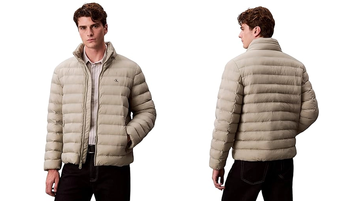 Esta cazadora Calvin Klein es una puffer con un acabado excelente que hoy puedes cazar en un elegante color beige por mucho menos de lo que imaginas