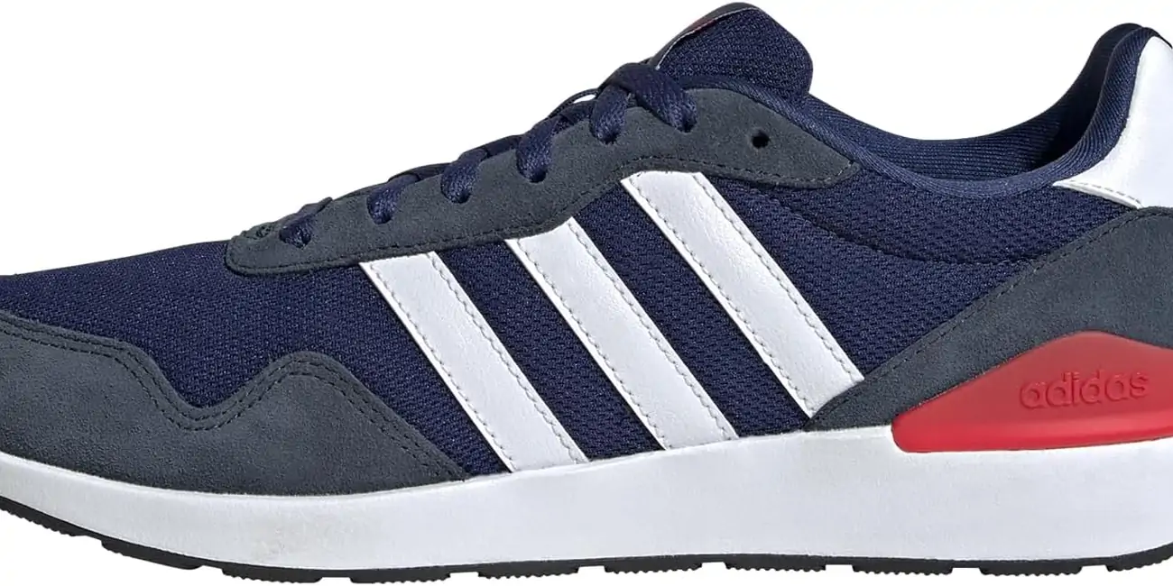 Renueva tus zapatillas de marca sin gastar un dineral: Las Adidas Run 60s 4.0 bajan a precio de derribo con este ofertón de Amazon