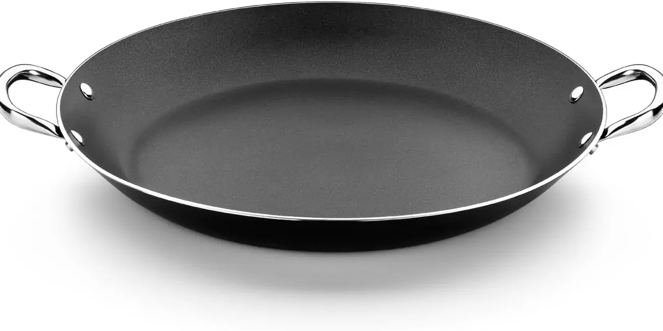 Prepara arroces y guisos sin complicarte con esta paellera de aluminio Monix Resistent Plus que también puedes meter en el horno ¡Por menos de 10€!