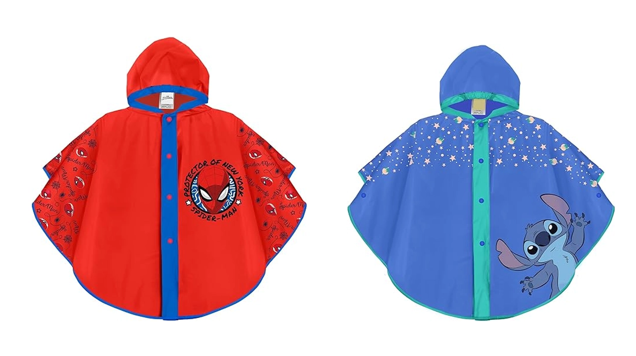 Chollo Ponchos impermeables Perletti Spiderman y Stitch para niños por sólo 15,10€ con cupón (20% de descuento)