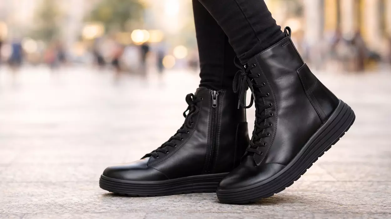 Chollo Botas bajas de cordones Geox D Phaolae A para mujer por sólo 69,95€ con envío gratis (-53%)