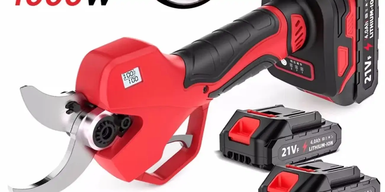 Chollo Tijeras de podar eléctricas inalámbricas de 50/40 mm de diámetro de corte con pantalla LCD y motor sin escobillas por sólo 50,17€ con cupón y envío gratis (-62%)