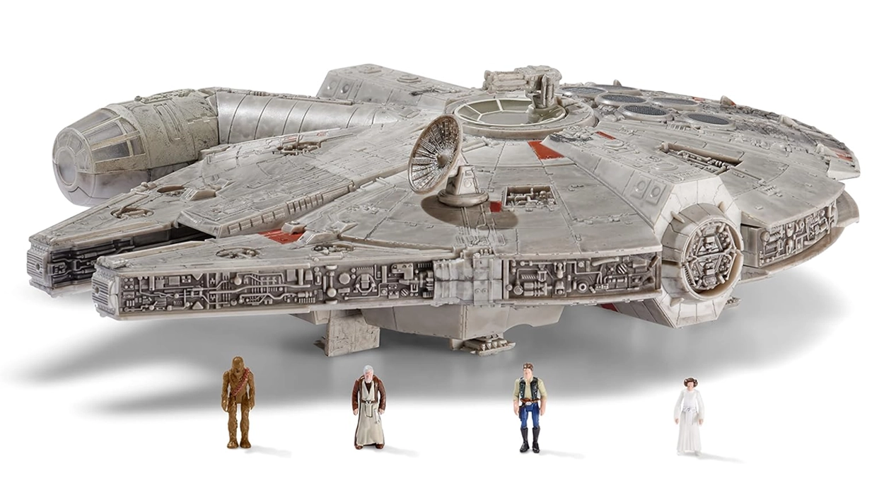 Amazon rebaja un 50% este chulísimo Halcón Milenario Micro Galaxy Squadron de Bizak con 4 figuras y efectos de luz y sonido ¡Volará!