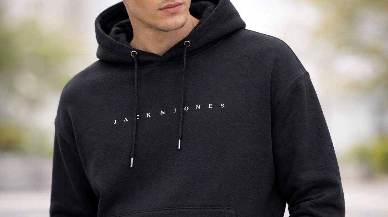 La sudadera negra que nunca falla: Llévate la más vendida de Jack & Jones para ponerte con TODO a un precio genial