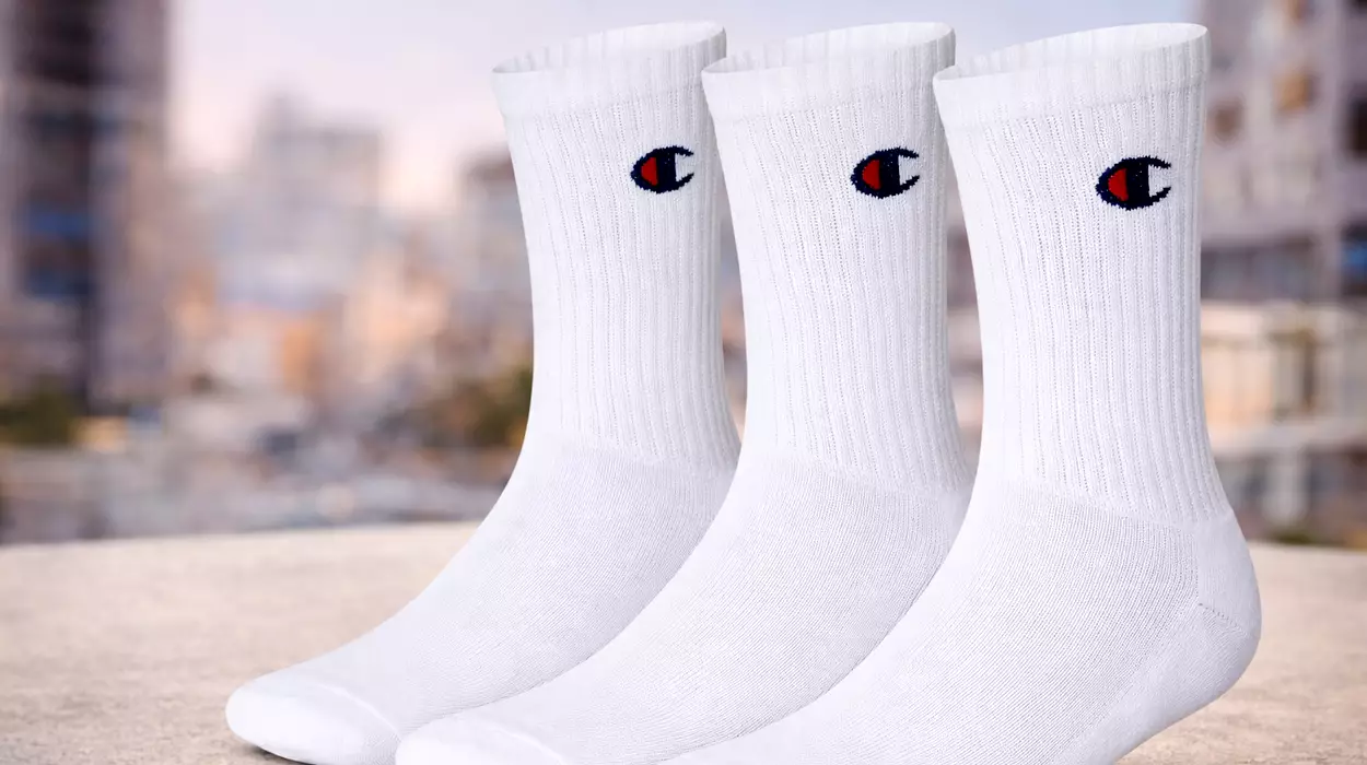 Chollo 3 pares de calcetines Champion Core Crew unisex por sólo 5,21€ (42% de descuento)