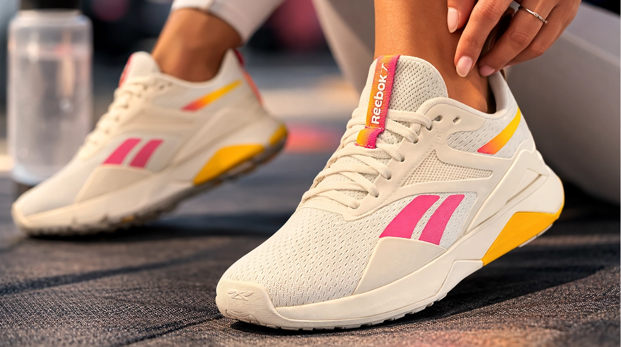 Chollo Zapatillas Reebok Nanoflex TR 2.0 V2 Lila para mujer por sólo 52,45€ con envío gratis (42% de descuento)