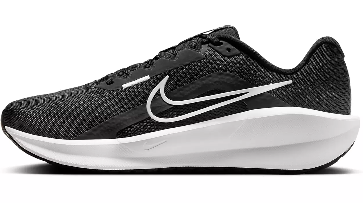 Chollo Zapatillas de running Nike Downshifter 13 negras para hombre por sólo 42,80€ con envío gratis (-39%)