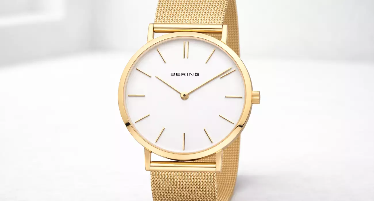 Un reloj fino, elegante y resistente para mujer que combina con todo: BERING con zafiro y acabado dorado por 77€ (-54%)
