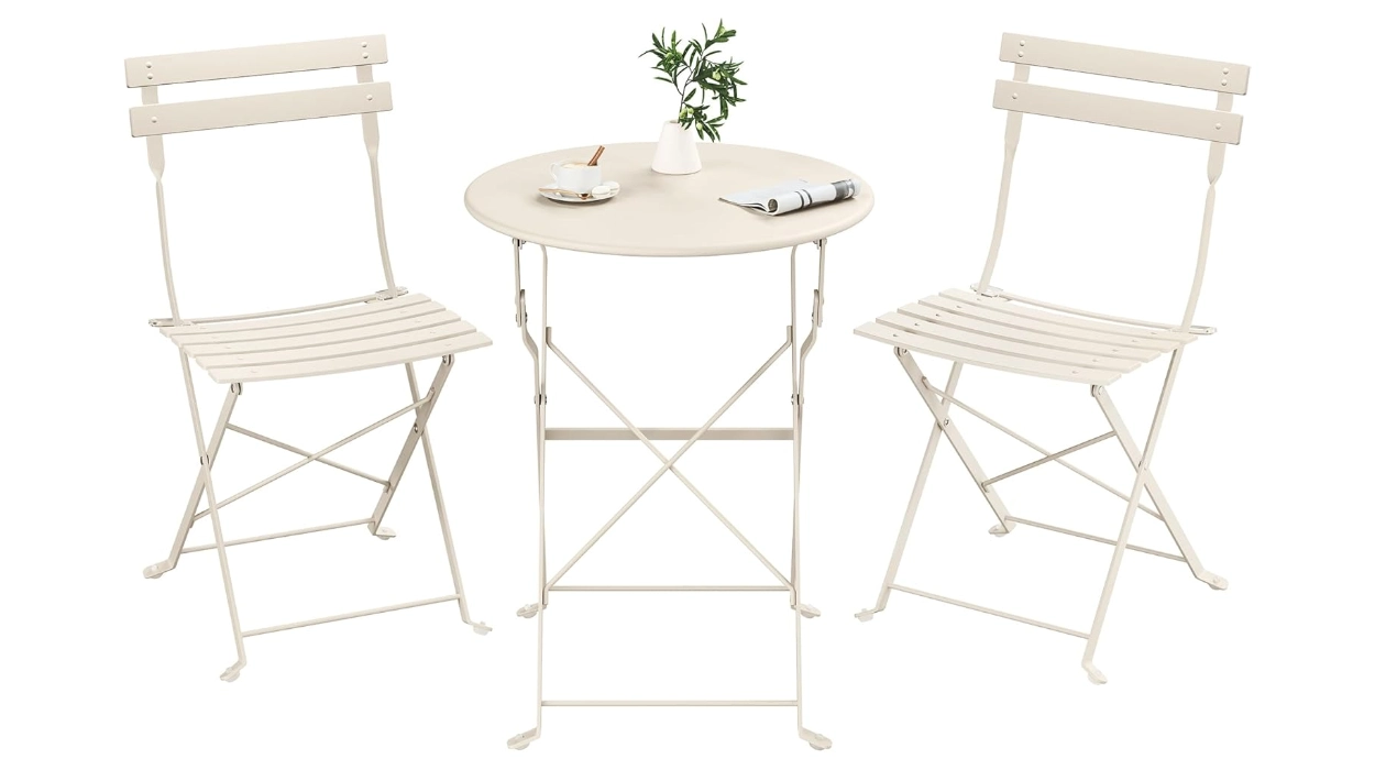 Un rincón relax cómodo en tu balcón o terraza: conjunto de mesa y sillas plegables de acero Songmics para exterior por sólo 58,93€ (-19%)