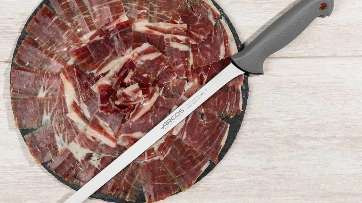 Chollo Cuchillo jamonero Arcos de 300 mm con hoja de acero inoxidable y mango ergonómico por sólo 11,66€ (43% de descuento)