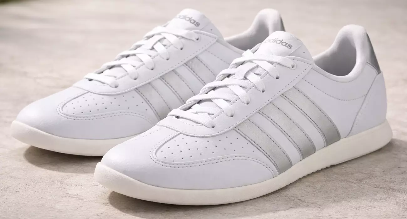 Las zapatillas Adidas Barreda son un must para mujer y están rebajadas en Amazon