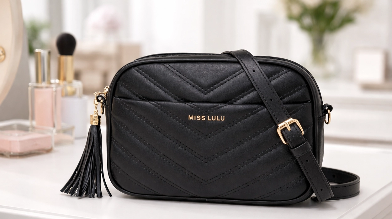 Consigue este bolso chic baratísimo: La bandolera de Miss Lulu que arrasa para ponerte con todo baja a sólo 11,96€ con cupón
