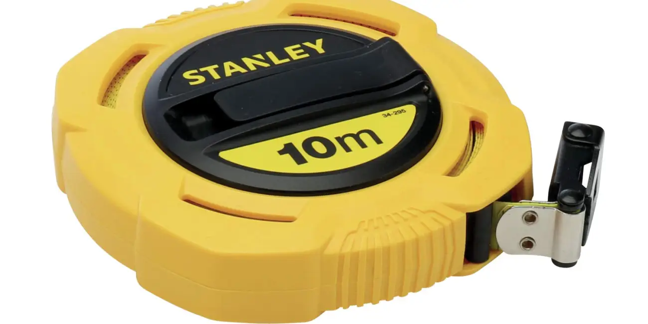 Chollo Flexómetro Stanley de 10 m con cinta de fibra de vidrio resistente y medición precisa por sólo 6,15€ (52% de descuento)