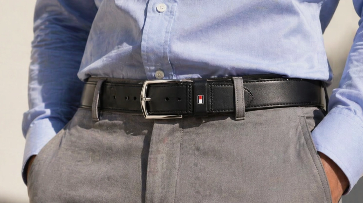 El icónico cinturón de piel Tommy Hilfiger New Denton 4.0 para hombre a mitad de precio en color negro