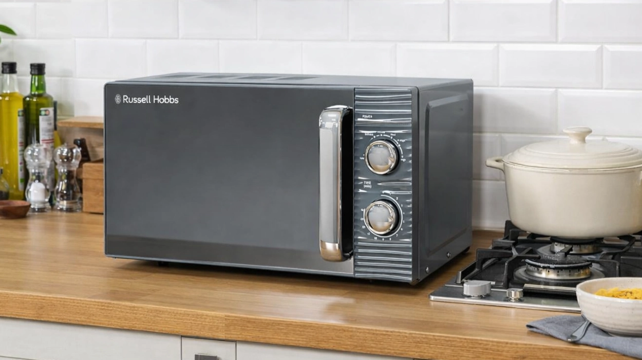 Chollo Microondas Russel Hobbs RHM1731G Inspire por sólo 59,99€ con envío gratis (39% de descuento)