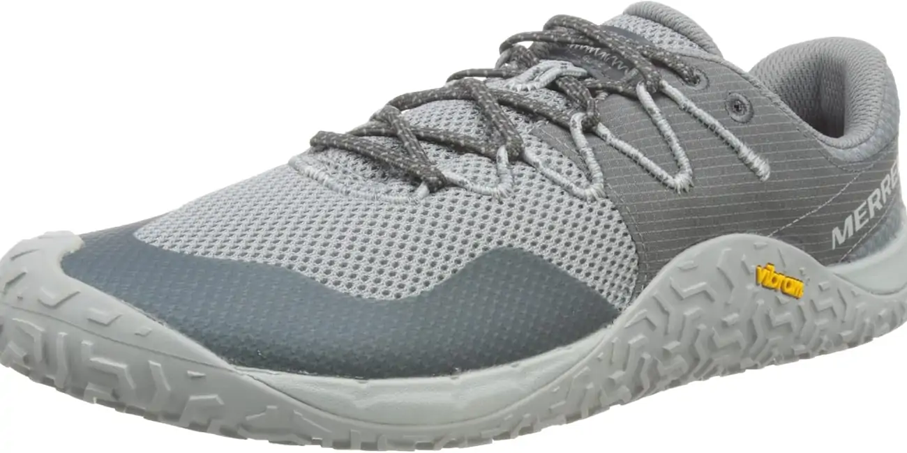 Consigue una sensación más natural al correr con estas zapatillas de trail Merrell Glove 7 para hombre que están hoy rebajadas un -43%
