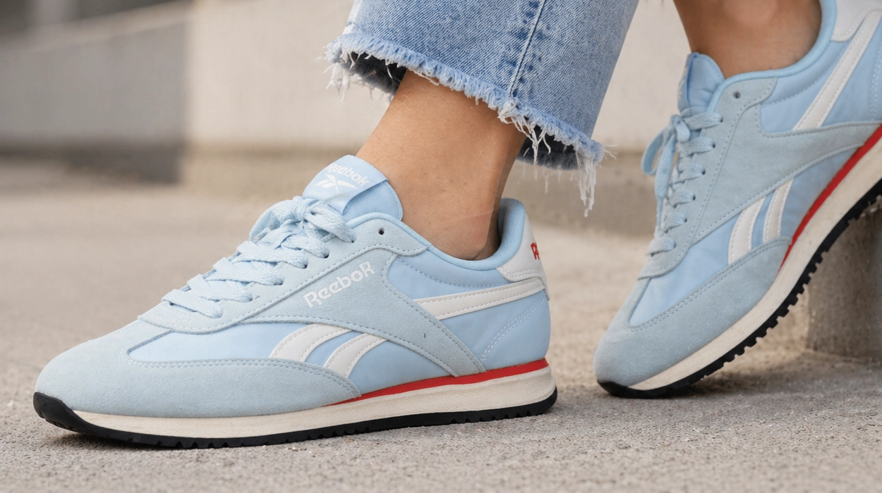 Actualiza tu estilo con estas zapatillas Reebok World 70 para mujer que tienen hoy un 40% de descuento