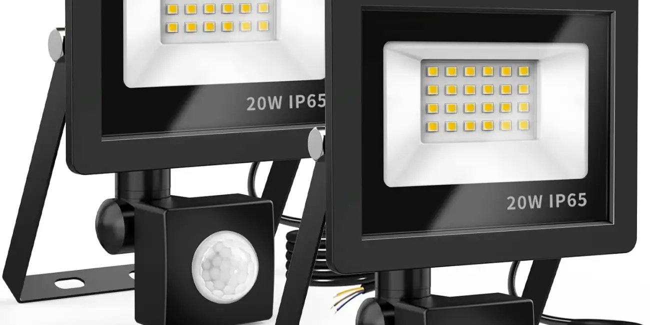 Ilumina el exterior sin preocuparte: Pack x2 focos resistentes IP65 con brillo potente y ajustes de tiempo y sensibilidad por sólo 20,29€ (-25%)