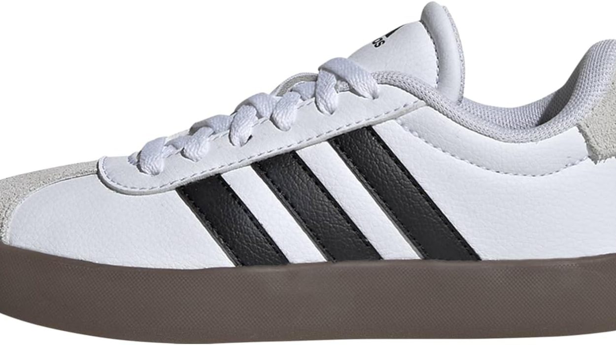 Estilo y confort para los peques: zapatillas adidas VL Court 3.0 con empeine de ante por sólo 24,95€ (-50%)