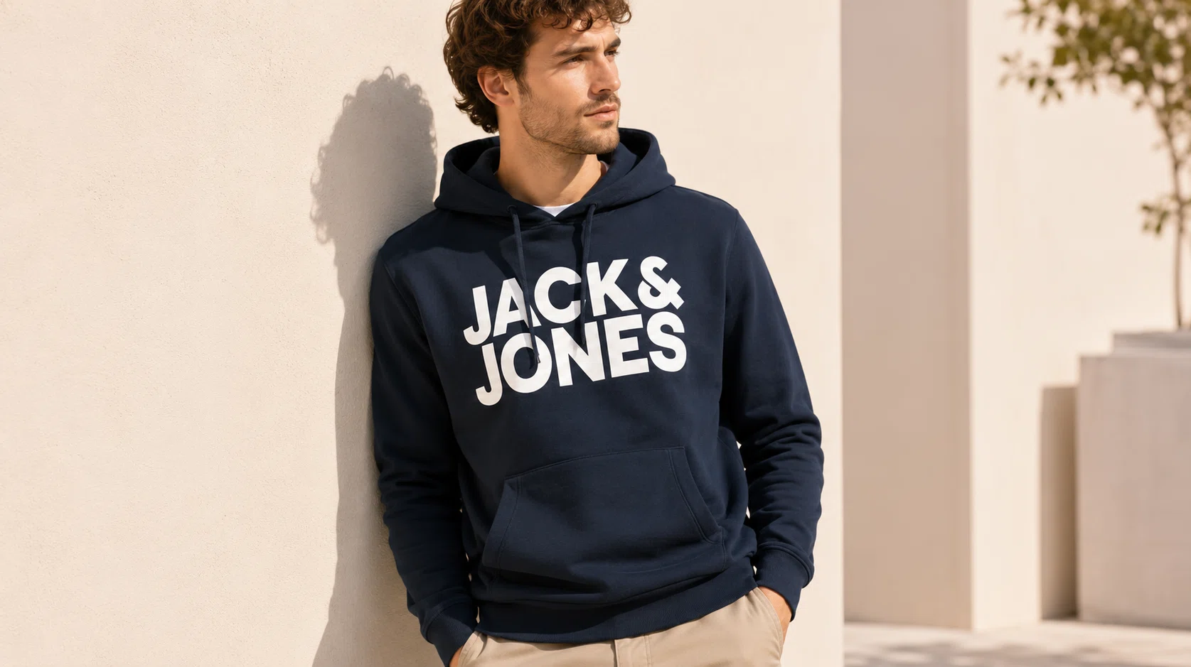 Chollo Sudadera Jack & Jones JJecorp con capucha para hombre por sólo 17,99€ (-40%)