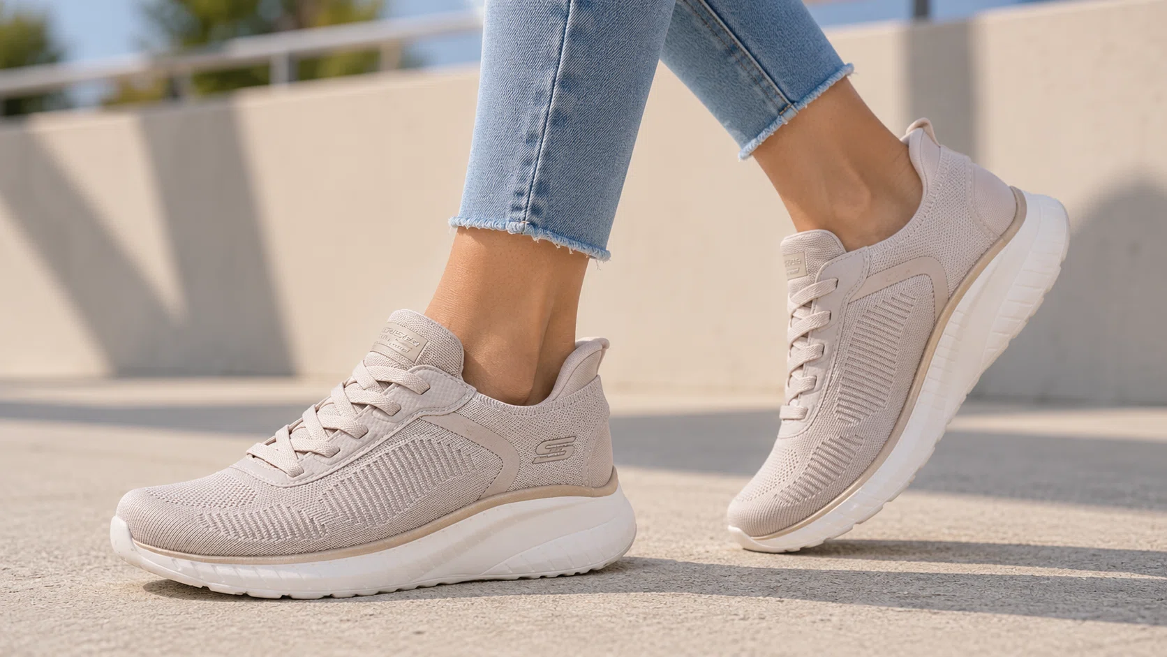 Chollo Zapatillas Skechers Slip-ins: Bobs Sport Squad Chaos para mujer por sólo 48,99€ con envío gratis (-39%)