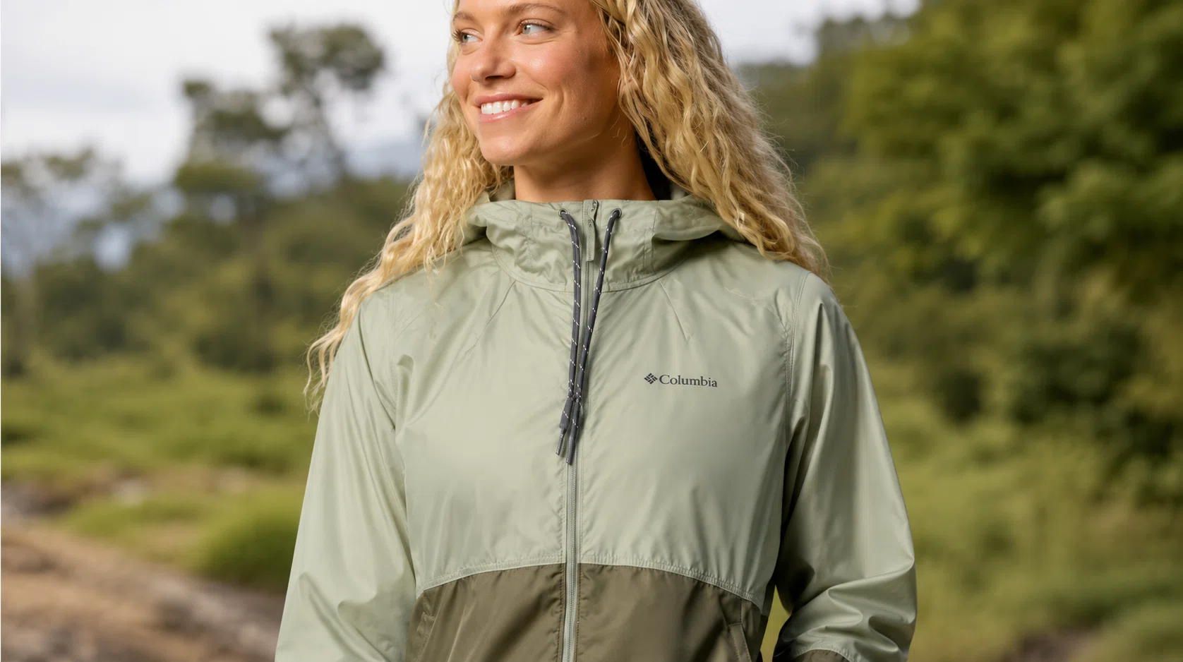 Chaqueta cortavientos Columbia Flash Forward II para mujer, ligera y resistente al agua por sólo 32,99€ con envío gratis (-34%)