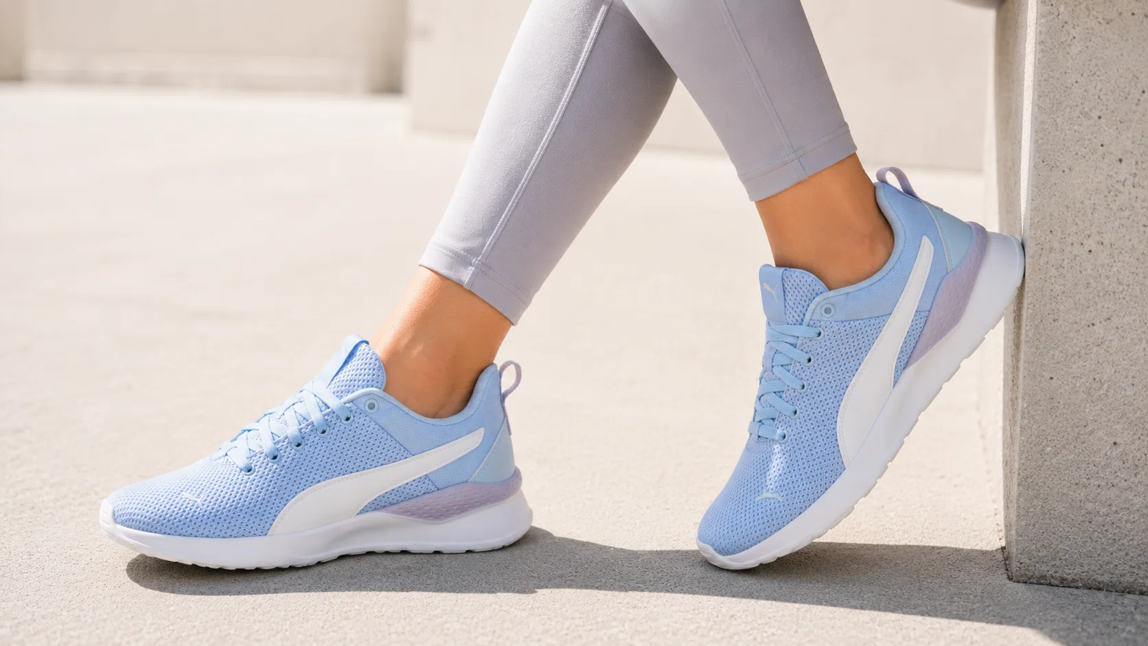 Ideales para cualquier look: Zapatillas Puma Anzarun Lite en color azul por sólo 26,95€ (-51%)