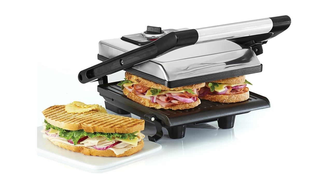 Paninis, tostadas y bocadillos crujientes con esta sandwichera grill que cuesta sólo 15,29€ (-50%)