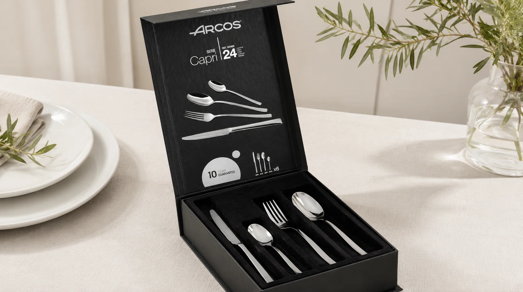 Cubertería Arcos Serie Capri: 24 piezas monoblock en acero inoxidable elegante y duradero por sólo 54,59€ con envío gratis (-53%)