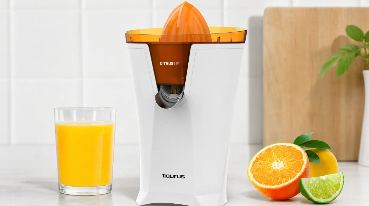 El exprimidor Taurus Citrus Up que permite un vertido continuo sin interrupciones por sólo 14,90€ (-57%)