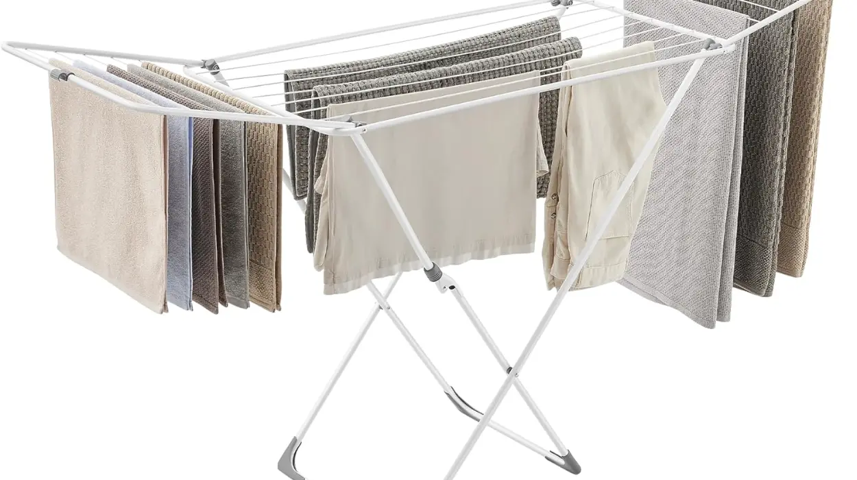 Tendedero plegable Songmics de metal con 2 alas para interior y exterior por sólo 18,99€ (-30%)
