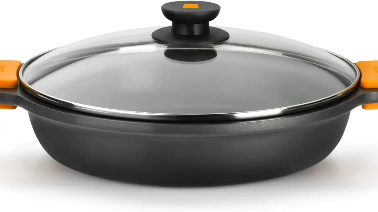 Cacerola baja BRA Efficient de 36 cm con tapa de cristal y asas de silicona extraíbles por sólo 33,97€ con envío gratis (-47%)